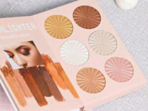Mocallure 4-in-1 Eyeshadow Book - Image 4