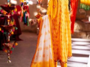 GulAhmed Unstitched Lacquer Printed Lawn Suit – 3PC Summer 2025 | Soft & Stylish Fabric - Image 4